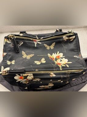 Givenchy Magnolia Print & Black medium Pandora (lambskin skin) Shoulder Bag